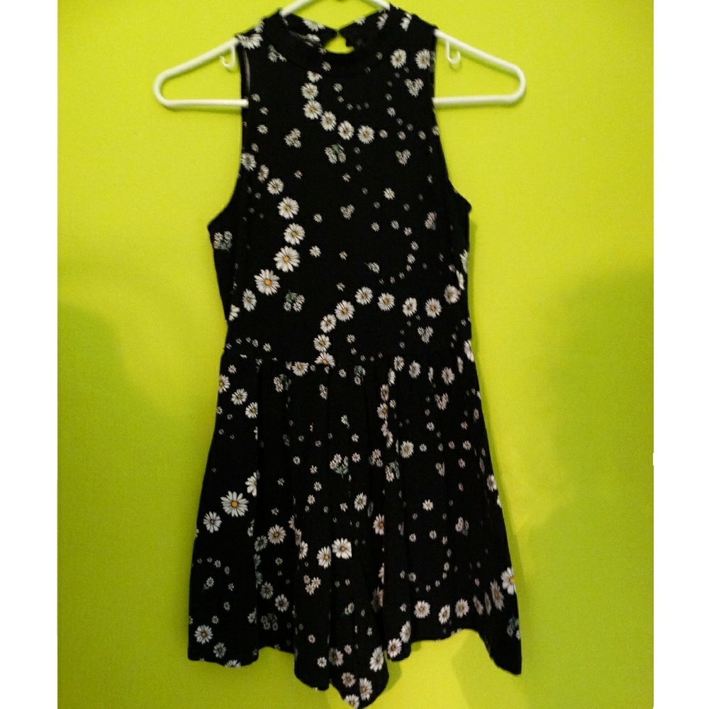 Daisy print romper